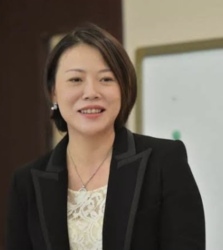 Yang Huiyan Net Worth 2022: The Richest Woman In China!