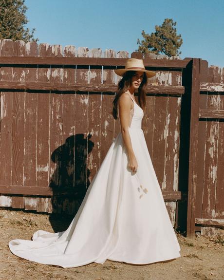 wedding dresses to wear with cowboy hat