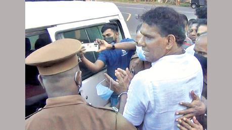 Picture by Medamulana  group corr. 