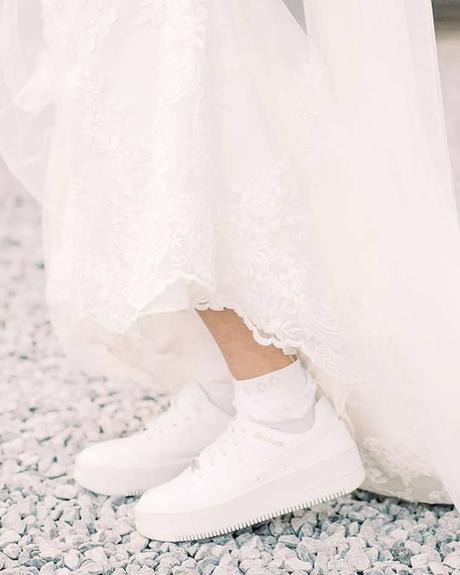 non traditional wedding shoes white comfortable sneakers for bride wedding_converse