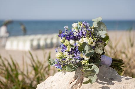 lovely-destination-wedding-rethimno-blue-white-florals_03x