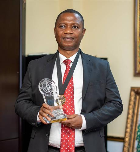 Nick Dansi Adjei gets ultimate honour at Shippers Awards; named Entrepreneur of the year