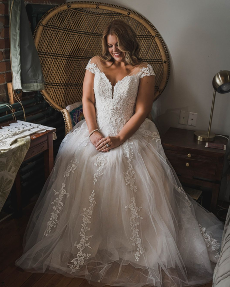 wedding dresses salons michigan