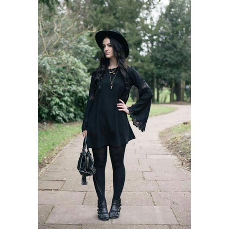 10 basics you should have in your closet to wear witchy style outfits