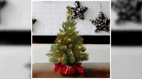 7 Minimalist Christmas Decor Ideas That’ll Make Your Space Welcoming! 7 Minimalist Christmas Decor Ideas That’ll Make Your Space Welcoming!