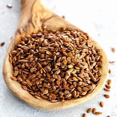 flax seeds are a natural antidote because of their many virtues. Rich in omega 3 and 6, they are good for your figure, your digestion and much more! When you learn about all these benefits