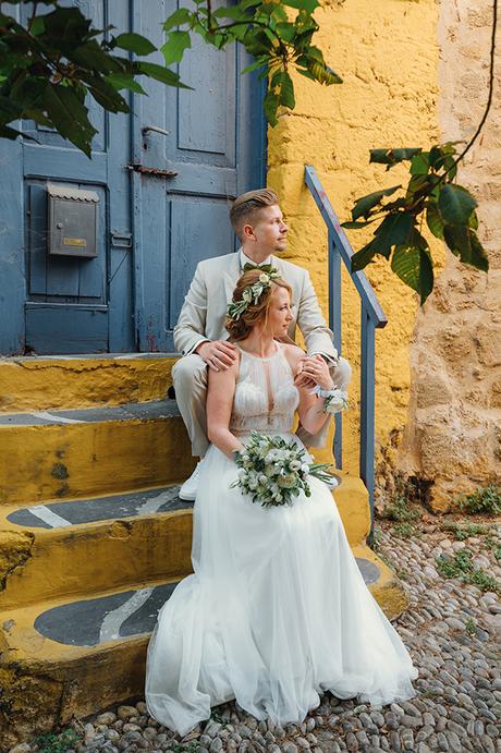 beautiful-summer-wedding-rhodes--white-florals_02