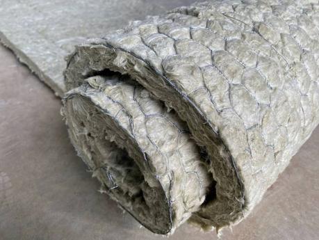 Asbestos insulation for heating pipes