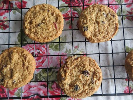 Thin & Crisp Oatmeal Cookies