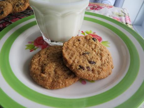 Thin & Crisp Oatmeal Cookies