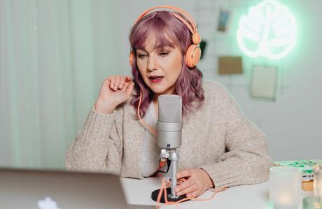 11 Best Beauty Podcasts You Should Be Listening to!