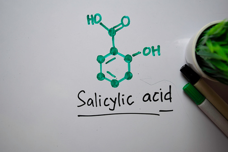 Salicylic Acid: Should It Be in Your Face Wash?