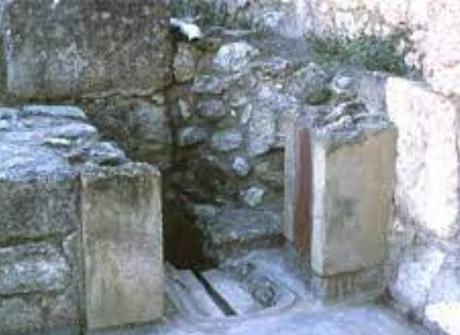 Minoan public baths, Knossos,Crete- History of Toilet in Ancient Greece