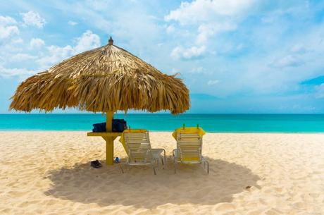 can you drink on the beach in Aruba
