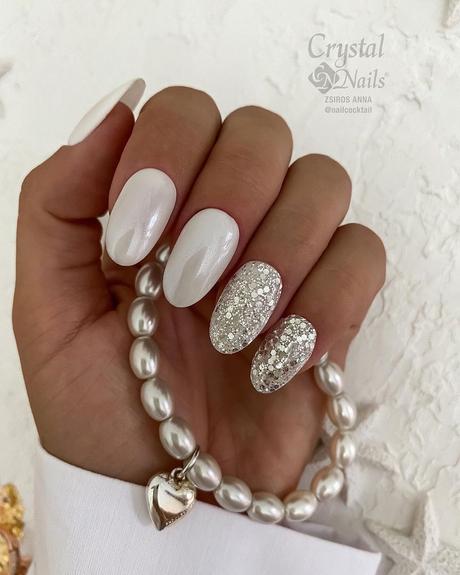 winter wedding nails white