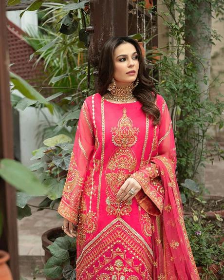 Best Selling Pakistani Formal Dresses in UK Best Selling Pakistani Formal Dresses in UK