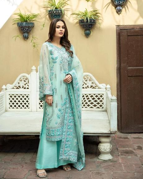 Best Selling Pakistani Formal Dresses in UK Best Selling Pakistani Formal Dresses in UK