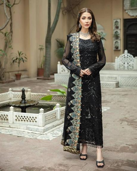 Best Selling Pakistani Formal Dresses in UK Best Selling Pakistani Formal Dresses in UK