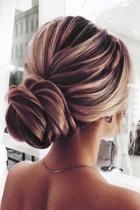 Wedding Hairstyles: Chignons