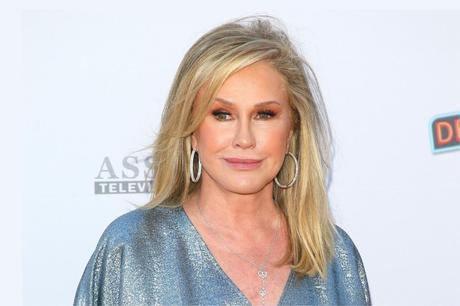 A Sneak Peak Through the Celeb Mom Kathy Hilton’s Net Worth