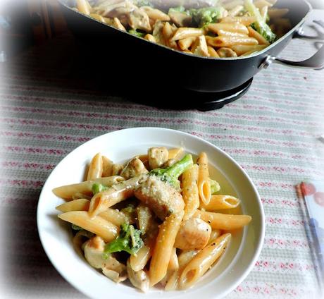 One Pan Chicken Broccoli Alfredo Pasta