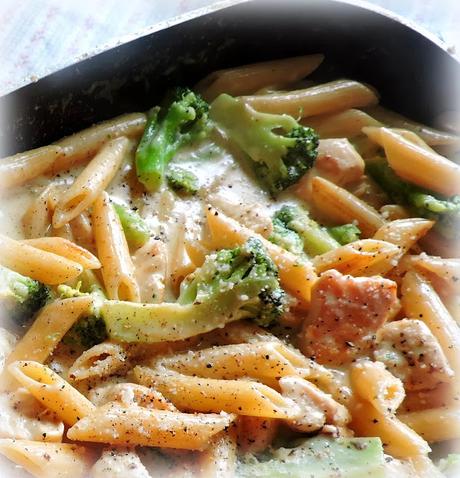 One Pan Chicken Broccoli Alfredo Pasta