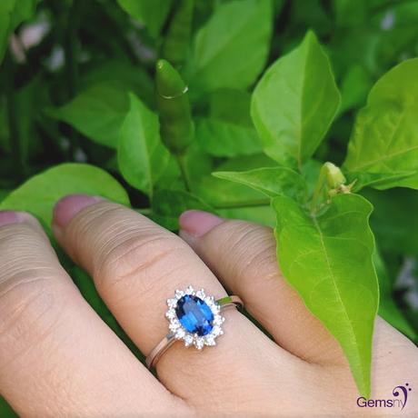 Beautiful blue sapphire ring for engagement
