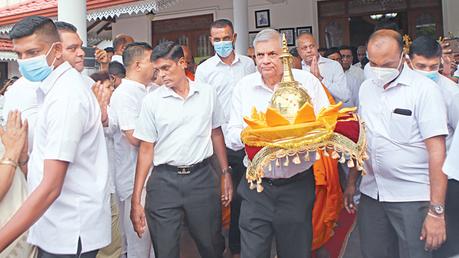 President at Walukarama Temple