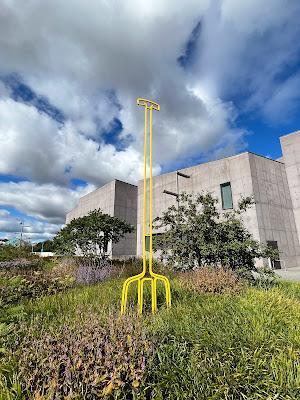 The Hepworth Wakefield gardens - worth a moment to enjoy