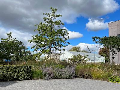 The Hepworth Wakefield gardens - worth a moment to enjoy