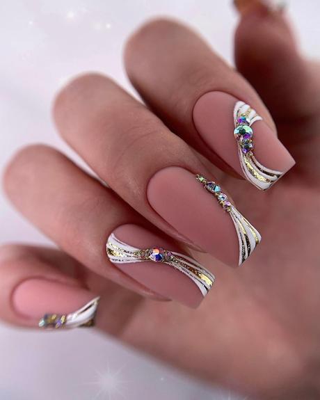 wedding guests nails elegant