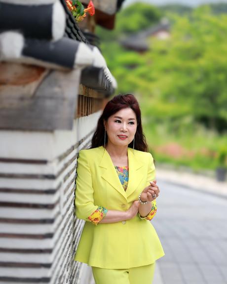 Mother Of The Bride Pantsuits: Stunning Ideas + FAQs mother of the bride pantsuit glam