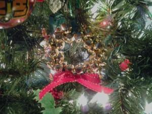 DIY: Jingle Bell Christmas Wreath Ornament