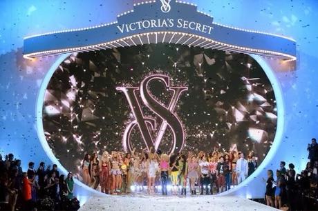 VICTORIAS SECRET FASHION SHOW 2013