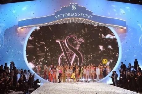 VICTORIAS SECRET FASHION SHOW 2013