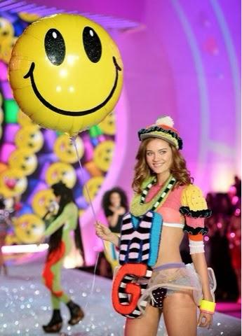 VICTORIAS SECRET FASHION SHOW 2013