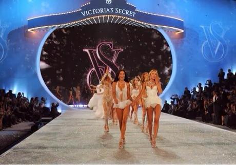 VICTORIAS SECRET FASHION SHOW 2013