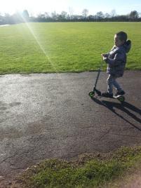 2013-11-10 11.17.39 A scoot to the park! #countrykids
