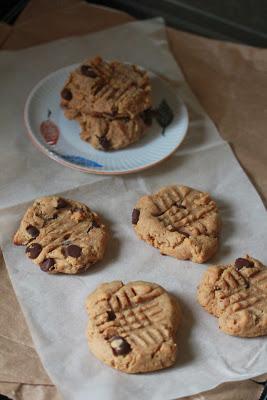 Vegan Peanut Butter Chocolate Chip Cookies