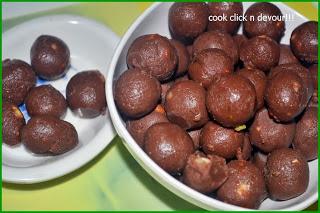 Homemade nutties chocolate(Home made ruits and nuts egg less chocolate)