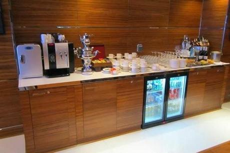 Executive Lounge Alcohol Bar at Hilton Dubai Jumeirah Residences
