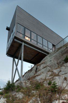 Cliff House by MacKay-Lyons Sweetapple Architects