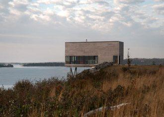 Cliff House by MacKay-Lyons Sweetapple Architects