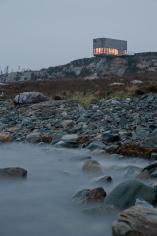 Cliff House by MacKay-Lyons Sweetapple Architects