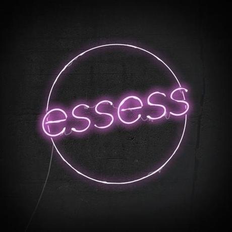 Free House Track from essess