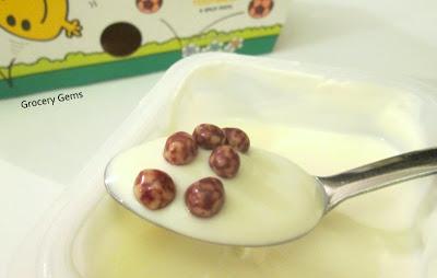 Review: Mr Bounce Vanilla Yogurts with Chocolate Footballs