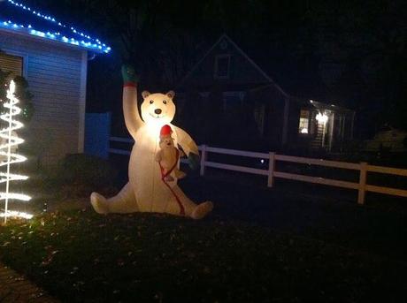 Inflatable-Polar-Bear-Lights-Up-Farmingdale-Resident's-Lawn