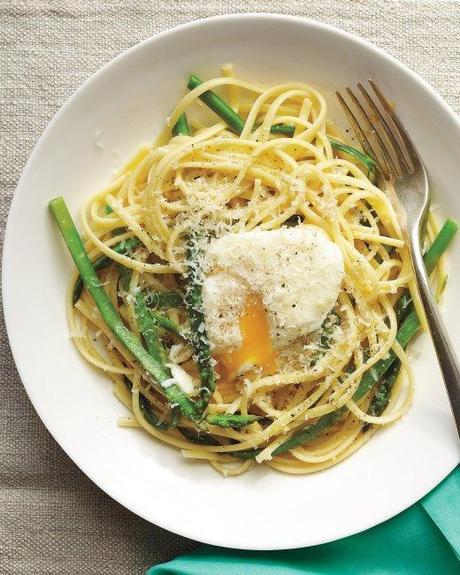 Linguine with Asparagus and Egg