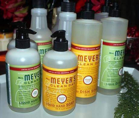 It's Beginning to Smell A Lot Like Christmas......Mrs. Meyer's Clean Day 2013 Holiday Collection