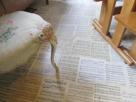 DIY using sheet music as a floor covering